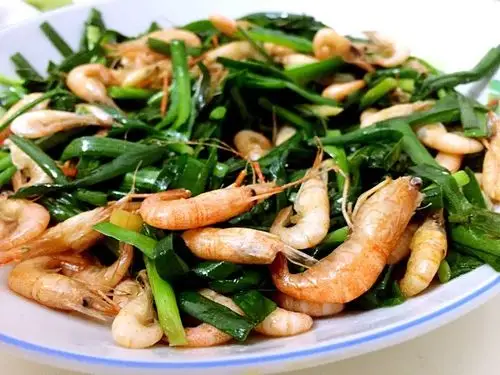 夏雯做的韭菜炒河虾