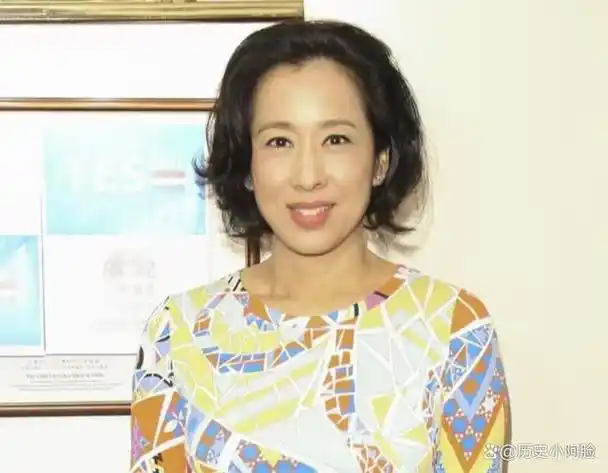 朱玲玲离婚时"净身出户",她的一生都在为长子霍启刚铺路