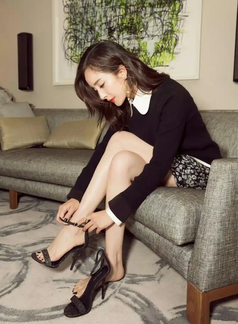 幂姐这么多年一直在顶流,原因很简单,自律 努力 低调 还有美