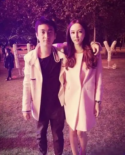 王思聪与17个女友的恋爱史,折射出住在他心中的"缺爱"人格_王颖