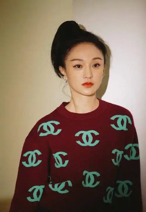 都说张艺谋眼光毒,刘浩存综艺首秀却翻车,比起周迅的