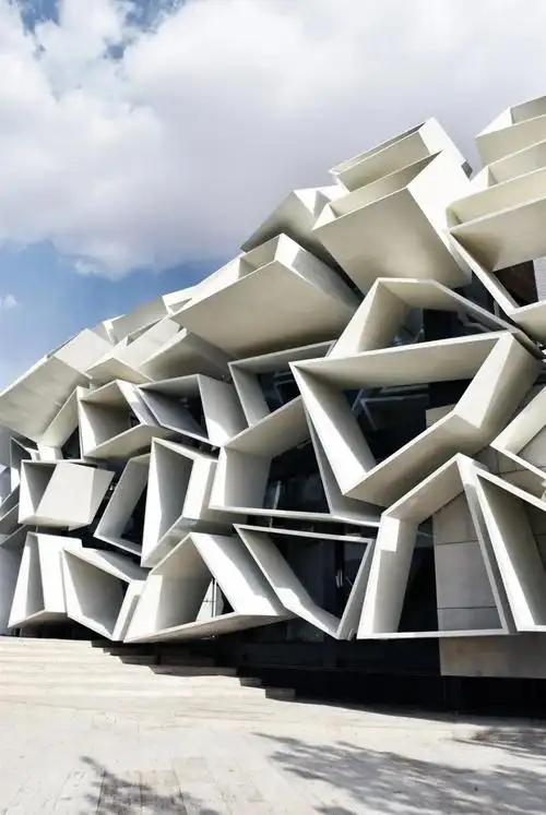 到的适应性和多样性这些建筑的组合共同形成了一个综合的整体都有一