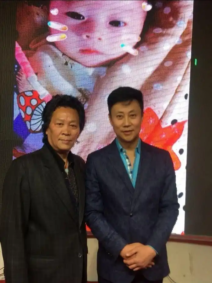 那时候北京的文艺团体在招收全国各个地方的人才,耿为华决定去试一试.