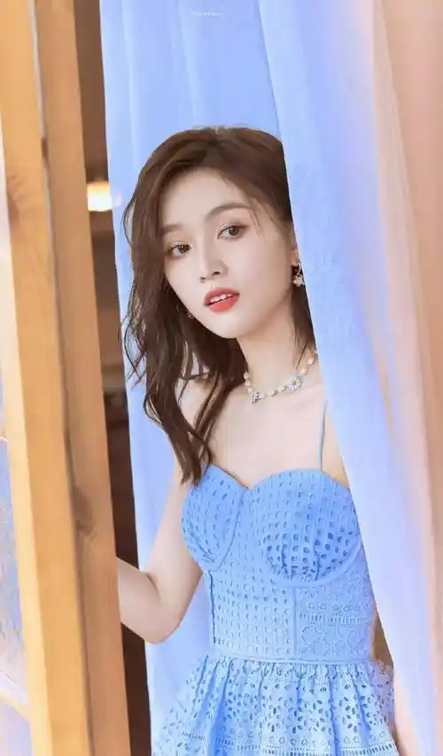 写真|甜美少女吴宣仪高清美照,身材逆天,颜值超好…_女王_顶流_天仙