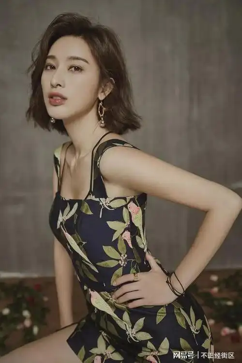 张俪"大尺度"婀娜多姿,火辣身材藏不住