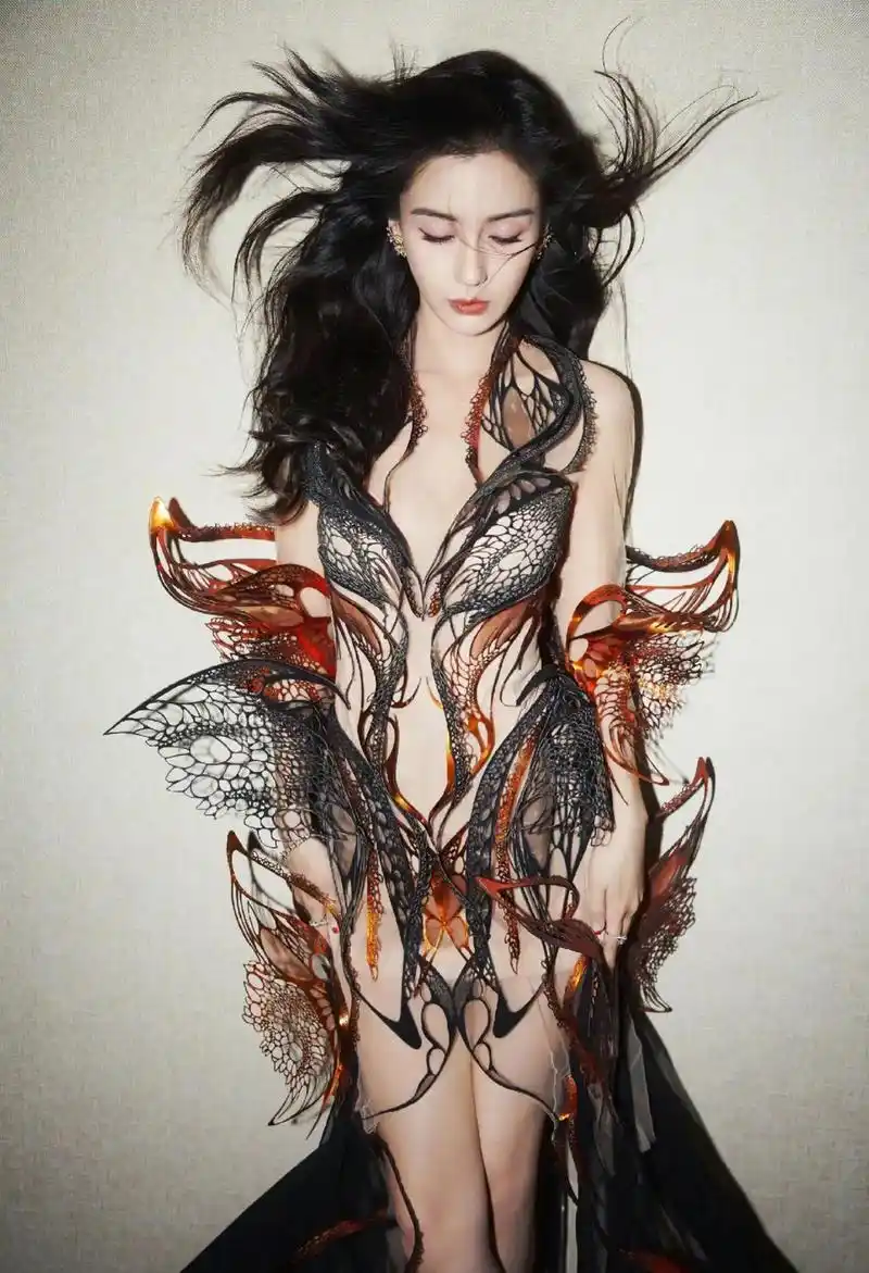 杨颖「angelababy」时尚芭莎造型美到爆炸