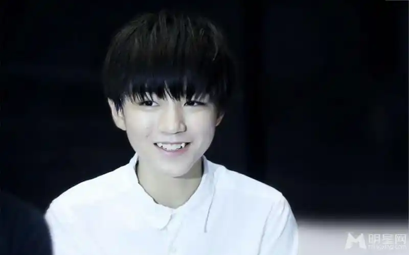 tfboys黑色写真帅气阳光温暖人心tfboys图片