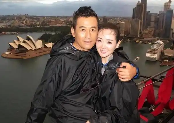 他是国家一级演员:一生愧对聋哑父母,当众大骂前妻儿子没出息