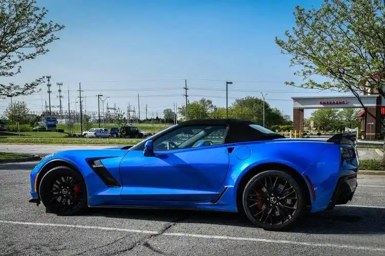 敞篷版本的"五菱超跑"是撩妹神器