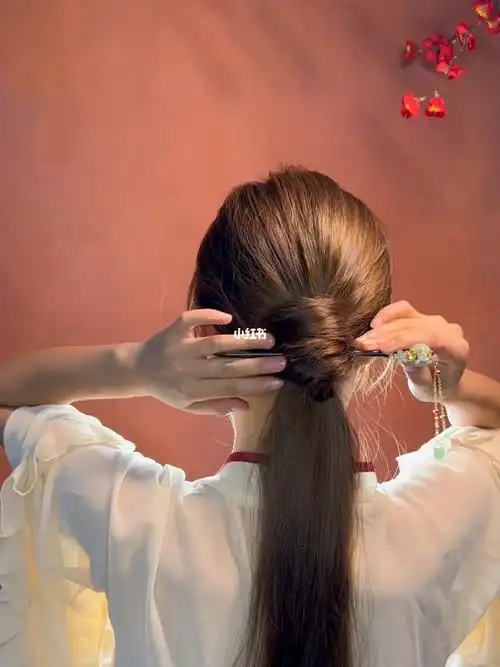 低马尾发簪盘发教程