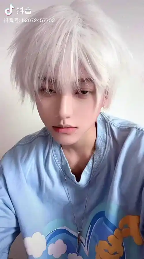 拉勾勾拉手手你是主人我是狗帅哥少年感白毛