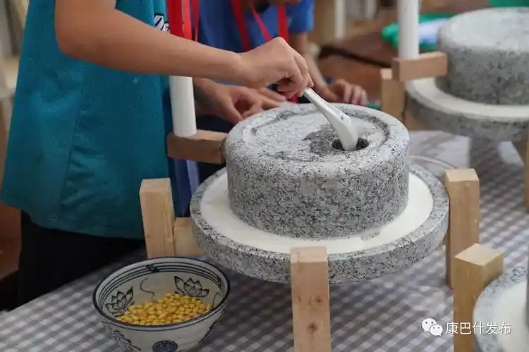 探店丨带你体验传统技艺——做豆腐