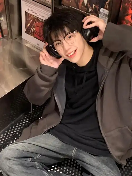 95 jay.#少年感 #笨蛋帅哥 #斯文理工男