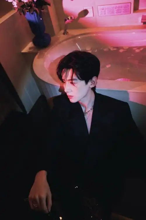 白敬亭难哄#bjt#白敬亭桑延#  白敬亭壁纸|白敬亭站姐    我今天又