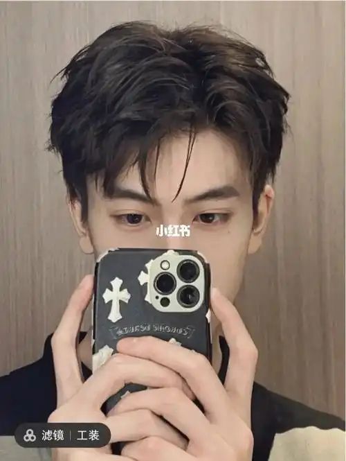 三七分气垫纹理烫清爽有型好打理男生选择三七分能很好地修饰脸型清新