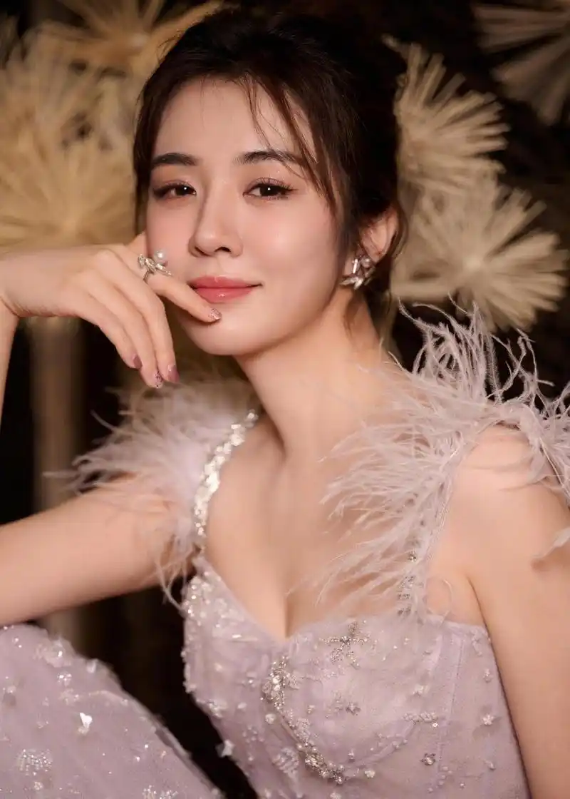 王晓晨,1988年07月25日出生于山东省青岛市,毕业于上海戏剧学院表演系