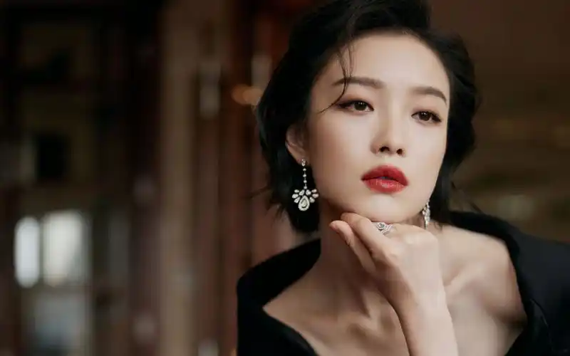 倪妮成熟妩媚高清桌面壁纸