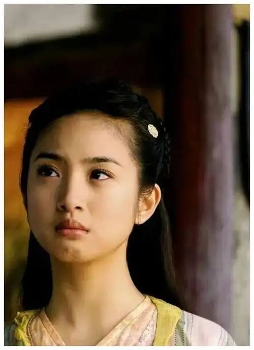 林依晨连晒温哥华游玩照,素颜出镜仍美如少女,一点儿不像36岁|林依晨