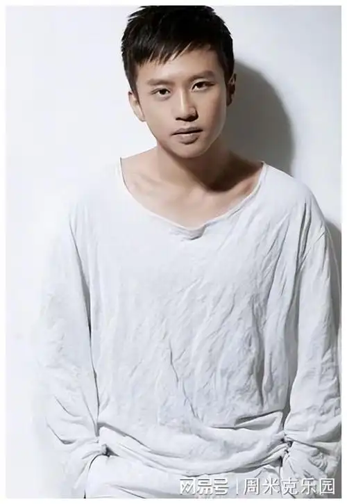 百亿影帝邓超,搞笑与颜值并存的偶像,和孙俪的爱情令人羡慕!