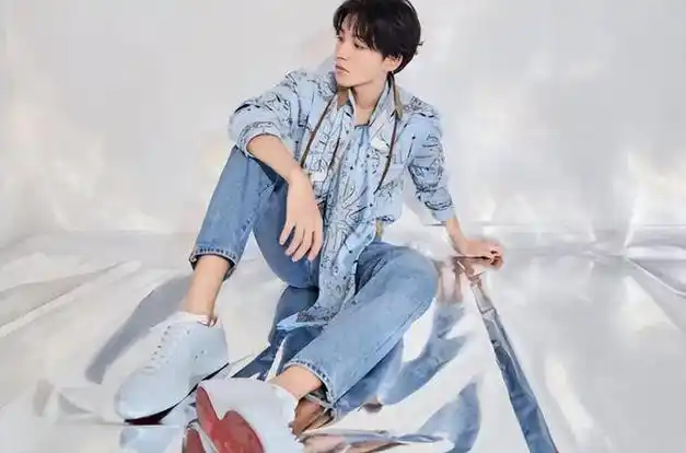 王俊凯是另一个出事顶流?扒一扒他和经纪人杨柳之间的那些事儿!