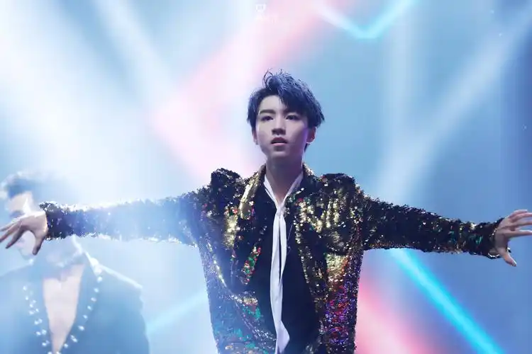 王俊凯 摄影 艺术 tfboys - 堆糖,美图壁纸兴趣社区