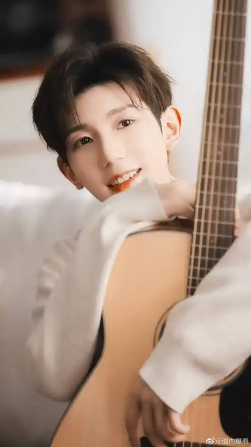 王源暖冬羽毛大片