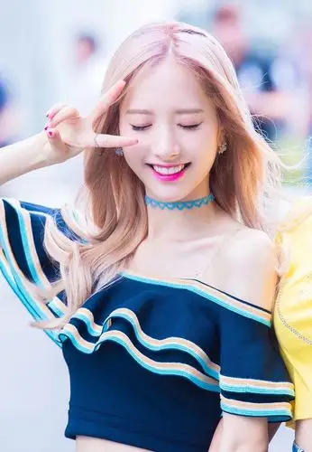 koreans are calling this rookie the next top vi