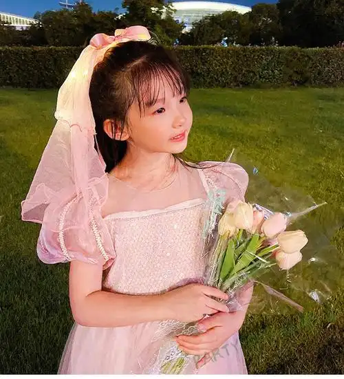 抖音发光蕾丝披纱头饰小女孩可爱长短款头纱女童宝宝发饰2长款白色