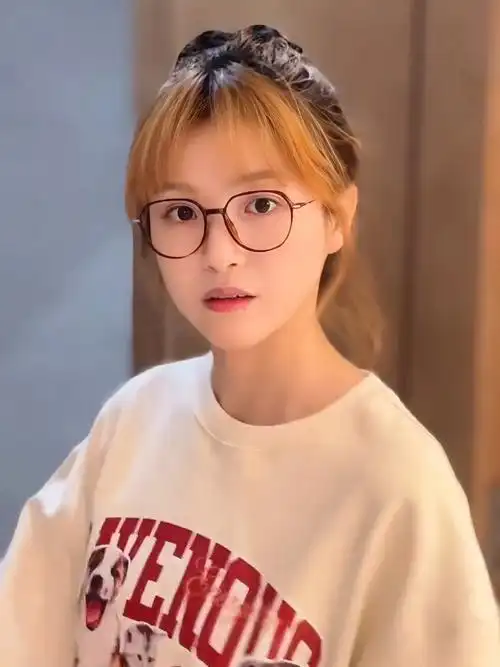 又是吃饱饱的一天闺蜜孔肖吟日常