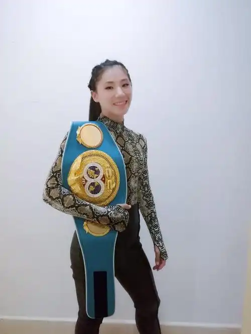 拳击一姐蔡宗菊换装演绎百变女王魅惑气质不逊冉莹颖