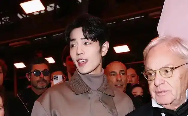 g社镜头下的肖战脸居然没有拉胯却被黑粉恶意p图有点过分了