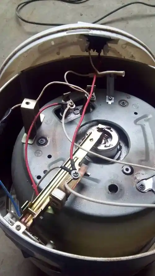 电饭锅保温指示灯亮故障维修急,你看这个图我的线接对吗按下加热开关