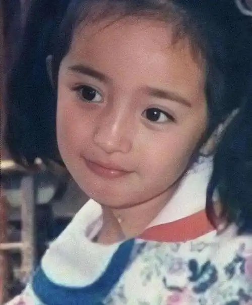 我们来猜女明星童年照吧