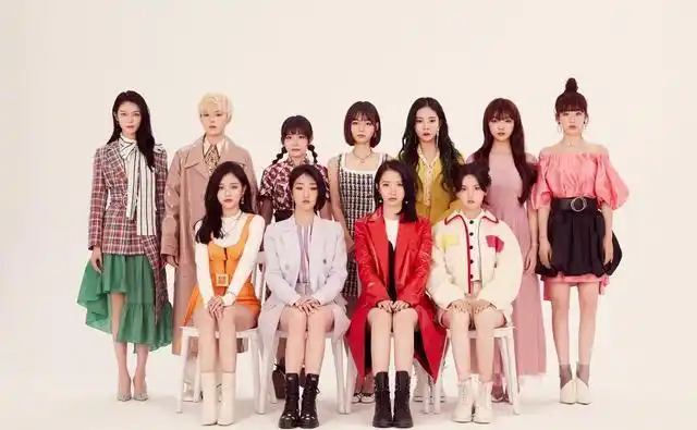 明天就是火箭少女101解散的日子了,最近火箭少女可谓是行程满满,发了