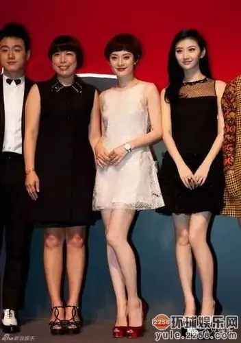 两人合影必有一伤!除了身高,白才是王道啊!(7)