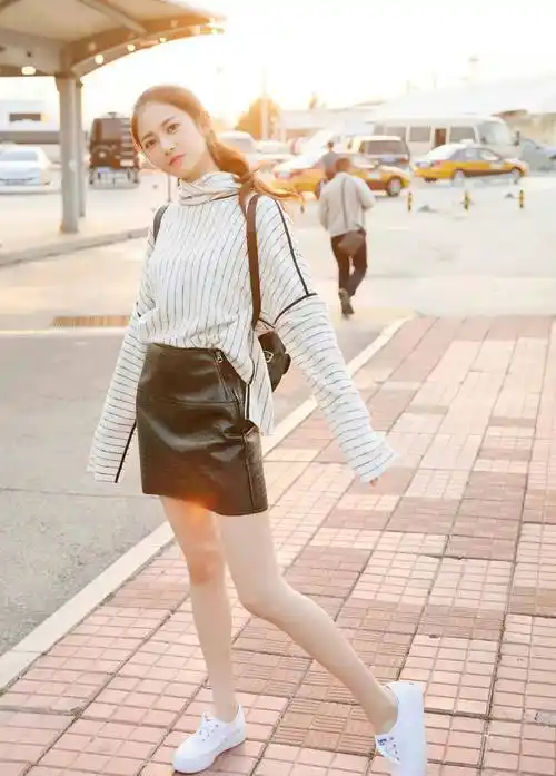 陈钰琪,1992年出生于中国四川省,身高165厘米,体重46公斤.