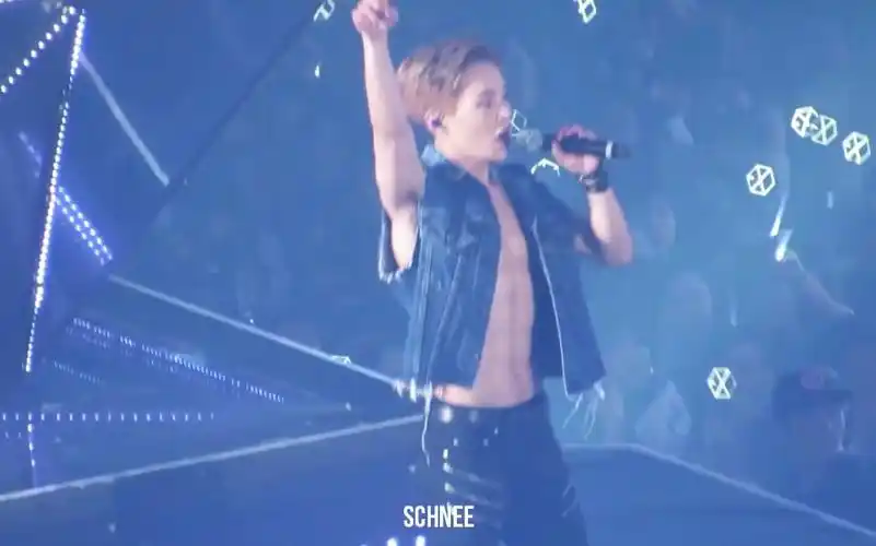 【金珉锡】的腹肌focus 160318