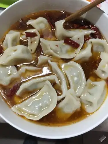 半夜肚子饿,搞碗饺子吃