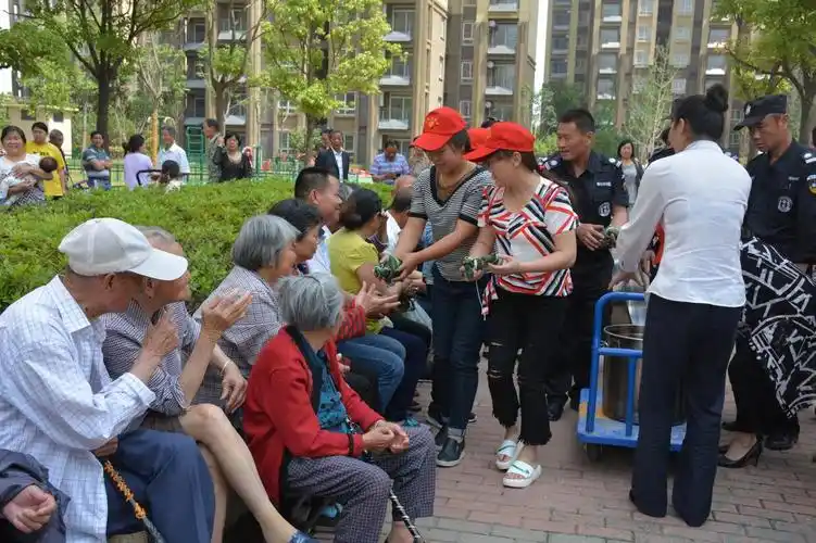 滨湖竹园社区:和睦邻里情 端午粽飘香