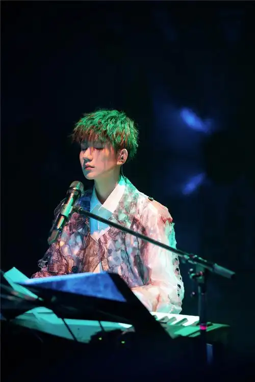 王源南京演唱会:一场小别离,最好的成年礼