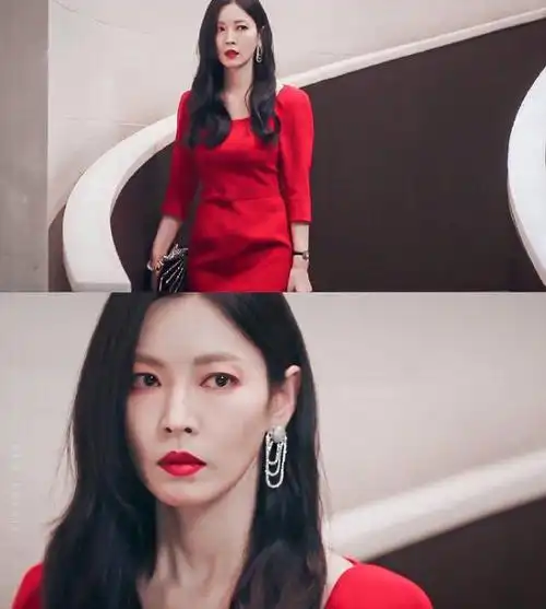 40岁还未生育的金素妍,40岁育有2女的柳真,以及43岁单身的李智雅,每一