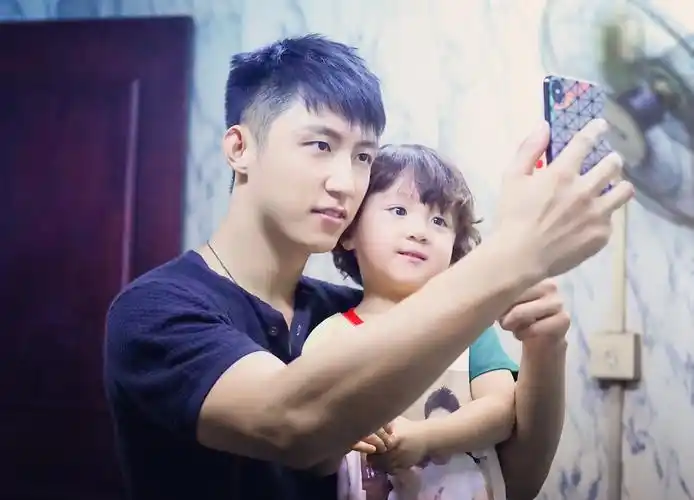 20180729 豪豪(单禹豪)探班鲸鱼哥哥黄景瑜 《荞麦疯张》