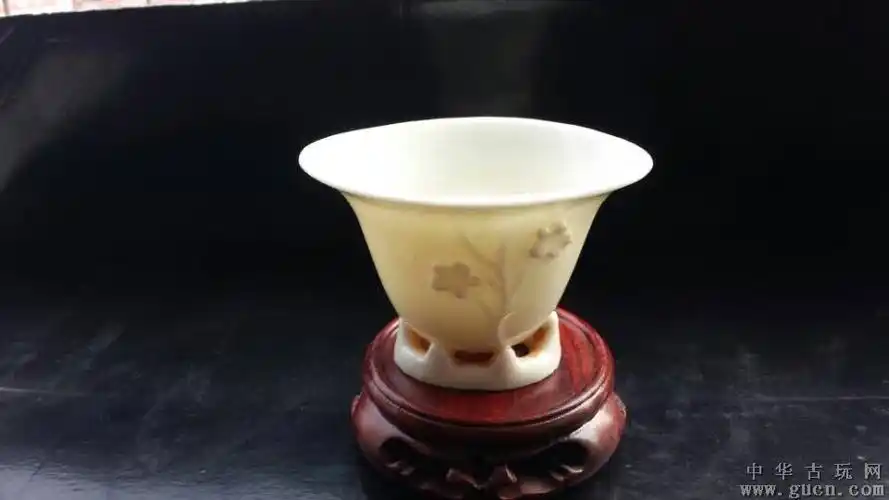 [物品编号:594943] 德化窑梅花杯1套6只