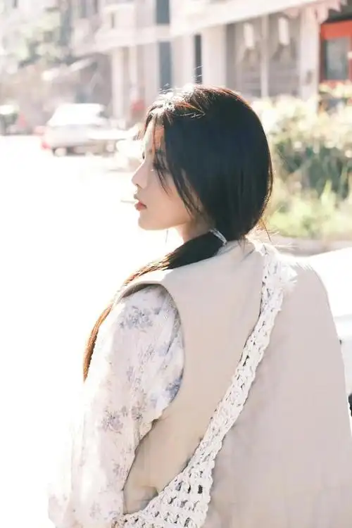 美女明星杨超越今日最新美照释出啦森系美少女啊