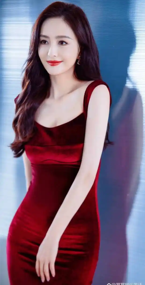 彟丽雅#佟丽娅最新写真,华丽优雅,现代浪漫,谁能抵挡不恋爱呢?