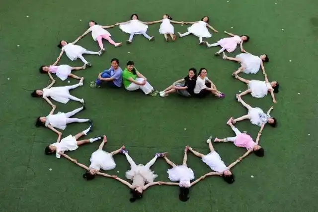 338块的幼儿园毕业照值得吗?教育的"仪式感",比你想的还重要