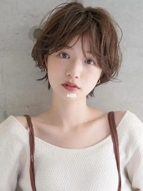 日系发型俏皮可爱短发