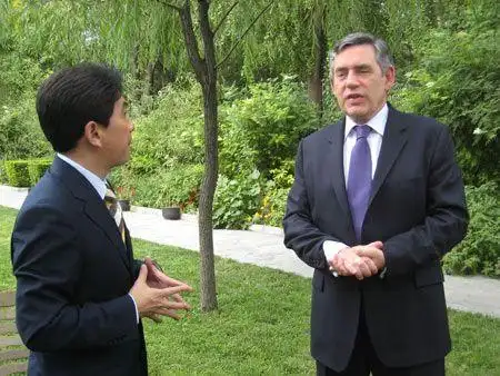 英国首相布朗接受水均益独家专访 盛赞北京奥运