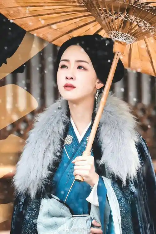 陈都灵云之羽造型太惊艳着华丽披风贵气清冷