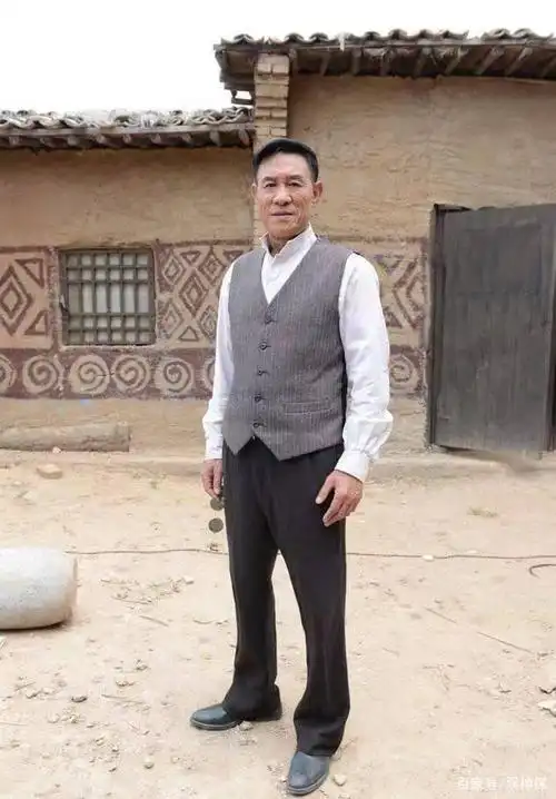 杜淳生母杨丽,早早就和杜志国离婚,前夫绯闻缠身她生活低调幸福